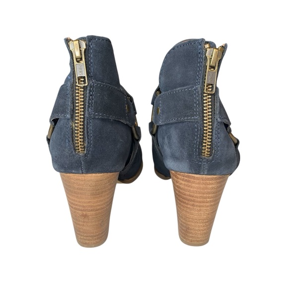 Seychelles Impossible Suede Navy Bootie. Brass detail and woven front. Size 10 - Picture 4 of 13